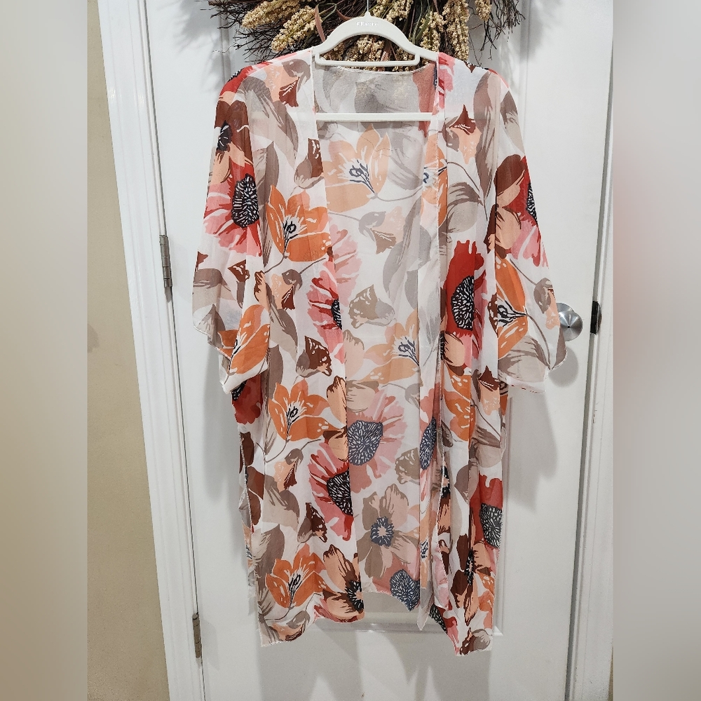 Gorgeous Floral Print V Neck Chiffon Blouse / cover up. - Picture 7 of 8